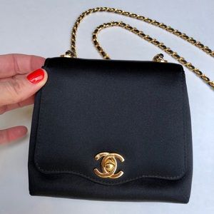 CHANEL vintage flap bag 24 k gold hardware auth